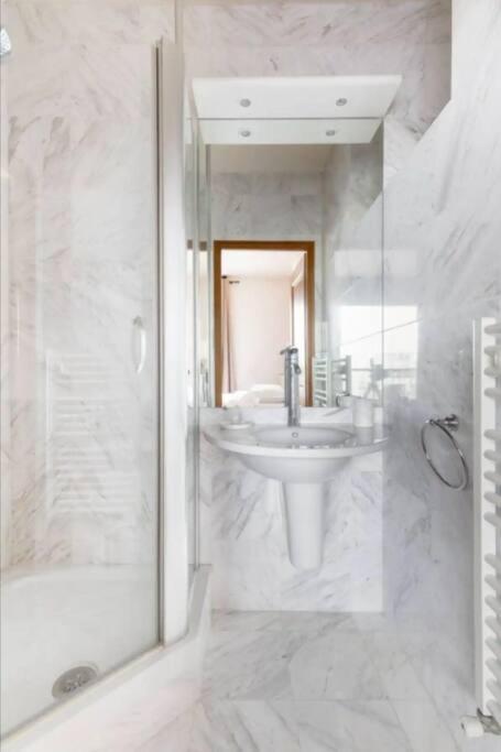 Avenue Montaigne Luxury Apartment 2Br 4P パリ エクステリア 写真